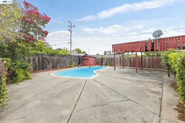1804 Sereno Dr, Vallejo, CA 94589