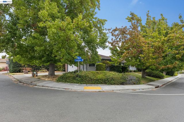 1804 Sereno Dr, Vallejo, CA 94589