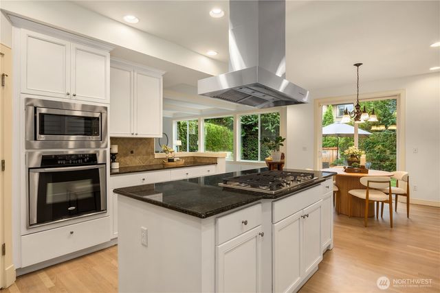 16648 NE 120th Street, Redmond, WA 98052