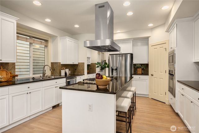 16648 NE 120th Street, Redmond, WA 98052