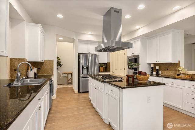 16648 NE 120th Street, Redmond, WA 98052