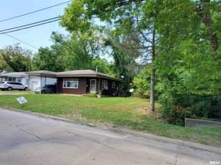 600 W GRAND Avenue, Carterville, IL 62918