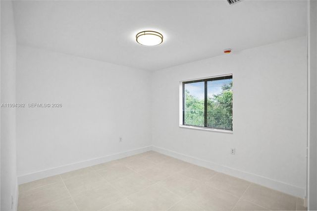 5823 NW 30th ave 5823, Miami, FL 33142