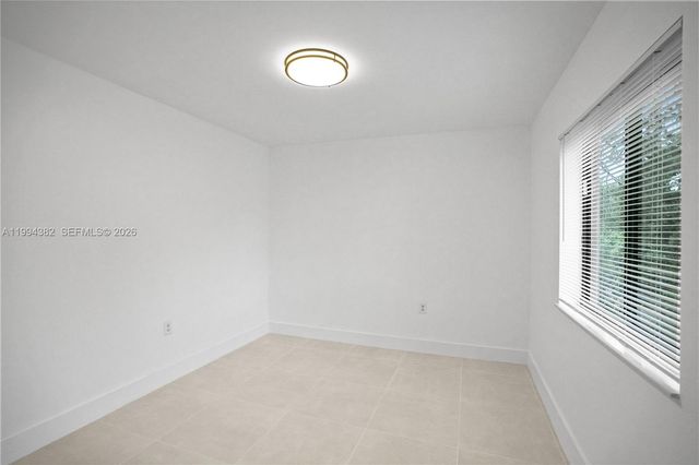 5823 NW 30th ave 5823, Miami, FL 33142