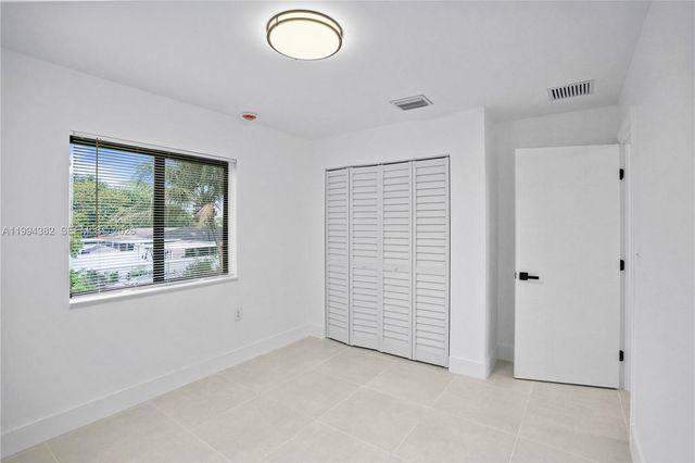 5823 NW 30th ave 5823, Miami, FL 33142