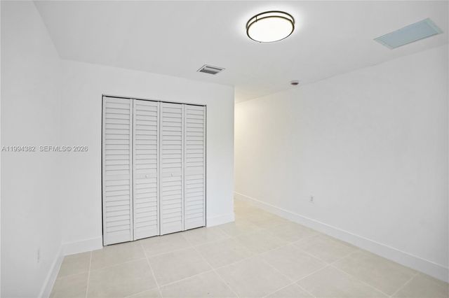 5823 NW 30th ave 5823, Miami, FL 33142