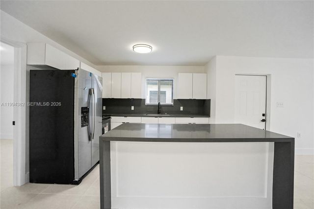 5823 NW 30th ave 5823, Miami, FL 33142