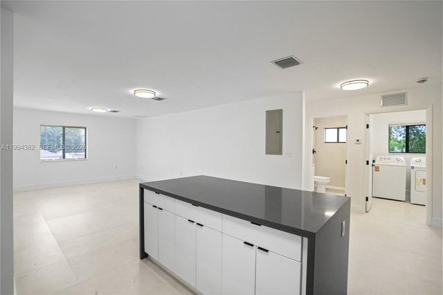 5823 NW 30th ave 5823, Miami, FL 33142