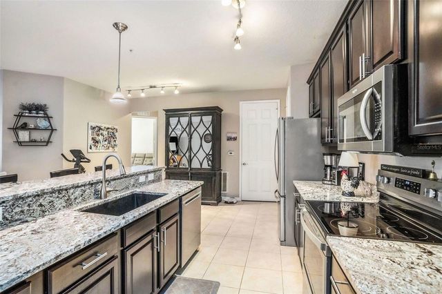 7903 SEMINOLE BOULEVARD 2305, Seminole, FL 33772