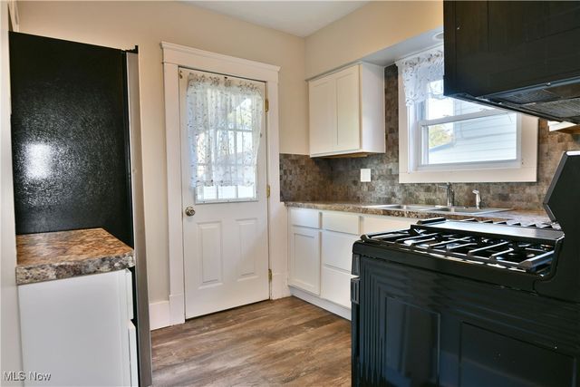 781 Oak Knoll Avenue SE, Warren, OH 44484