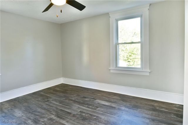 781 Oak Knoll Avenue SE, Warren, OH 44484