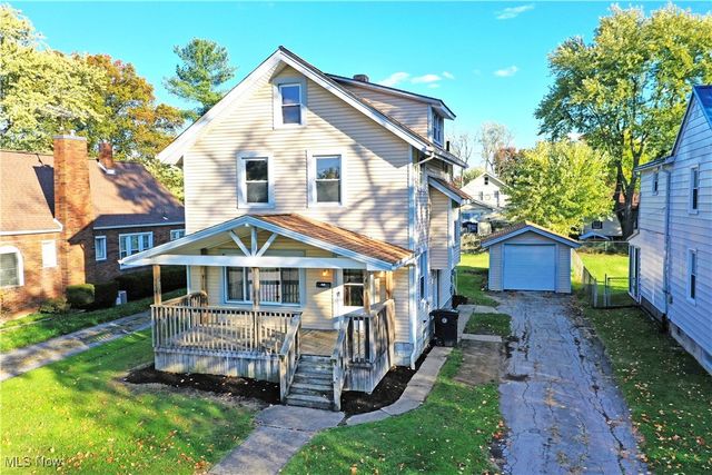 781 Oak Knoll Avenue SE, Warren, OH 44484