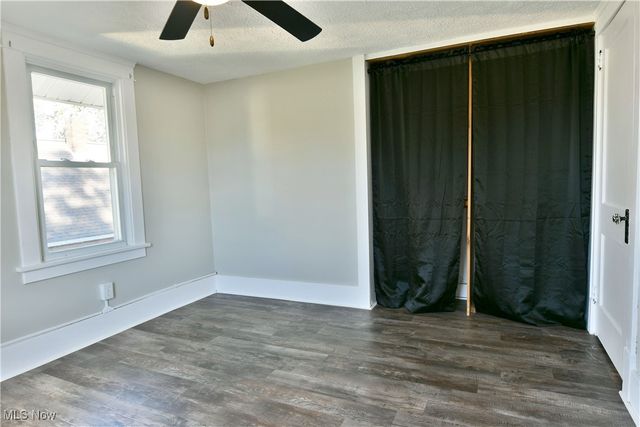 781 Oak Knoll Avenue SE, Warren, OH 44484