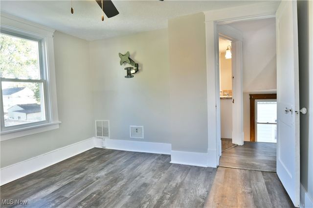 781 Oak Knoll Avenue SE, Warren, OH 44484