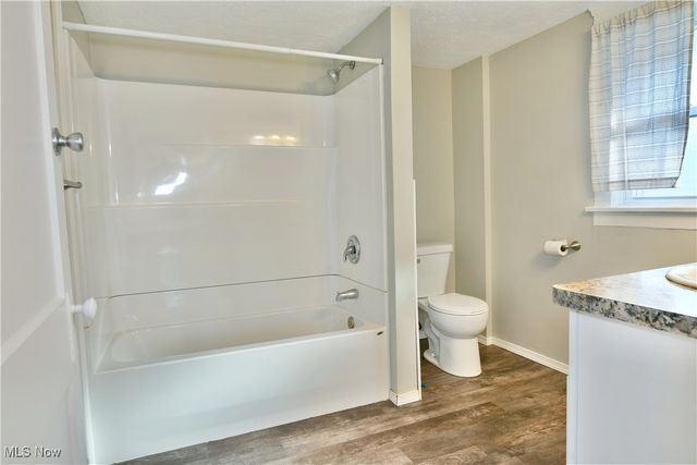 781 Oak Knoll Avenue SE, Warren, OH 44484