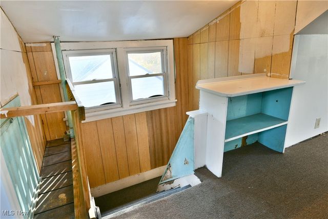 781 Oak Knoll Avenue SE, Warren, OH 44484