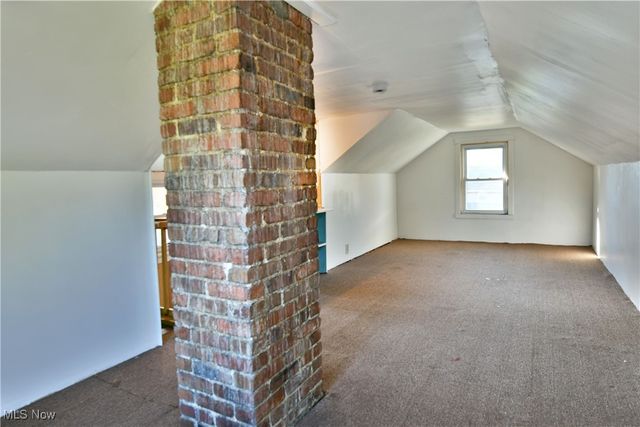 781 Oak Knoll Avenue SE, Warren, OH 44484