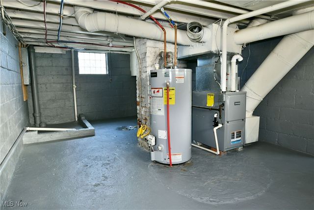 781 Oak Knoll Avenue SE, Warren, OH 44484