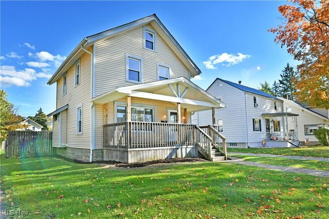 781 Oak Knoll Avenue SE, Warren, OH 44484