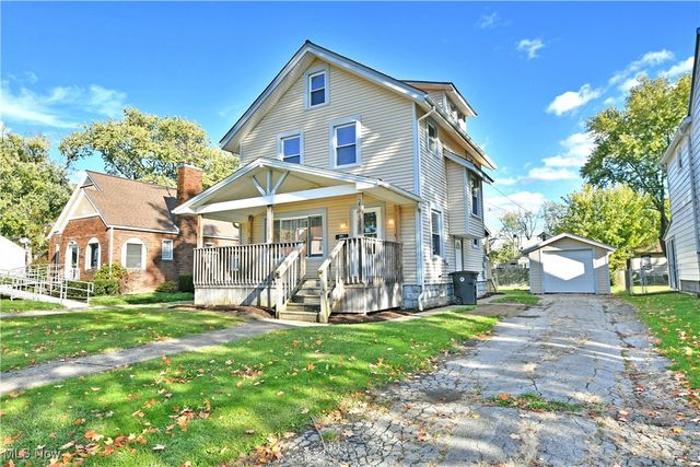 781 Oak Knoll Avenue SE, Warren, OH 44484