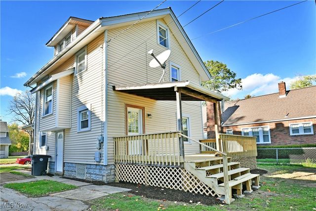 781 Oak Knoll Avenue SE, Warren, OH 44484