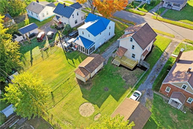 781 Oak Knoll Avenue SE, Warren, OH 44484