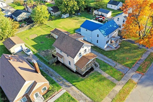 781 Oak Knoll Avenue SE, Warren, OH 44484