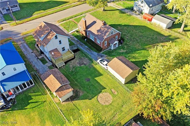 781 Oak Knoll Avenue SE, Warren, OH 44484