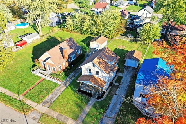 781 Oak Knoll Avenue SE, Warren, OH 44484