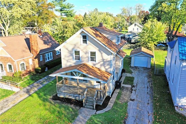 781 Oak Knoll Avenue SE, Warren, OH 44484