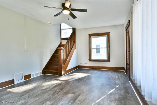 781 Oak Knoll Avenue SE, Warren, OH 44484