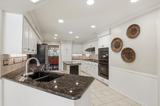 7811 Pencross Lane, Dallas, TX 75248
