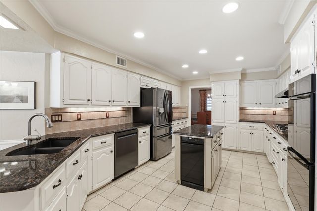 7811 Pencross Lane, Dallas, TX 75248