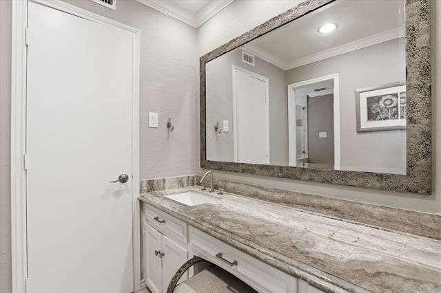 7811 Pencross Lane, Dallas, TX 75248