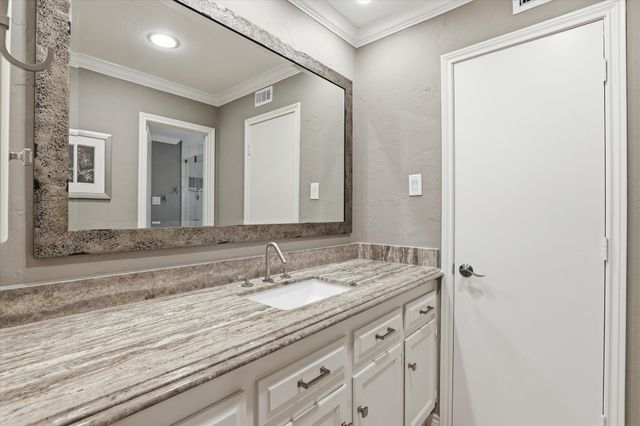 7811 Pencross Lane, Dallas, TX 75248
