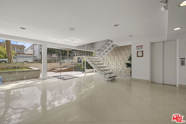 423 S Rexford Drive 106, Beverly Hills, CA 90212