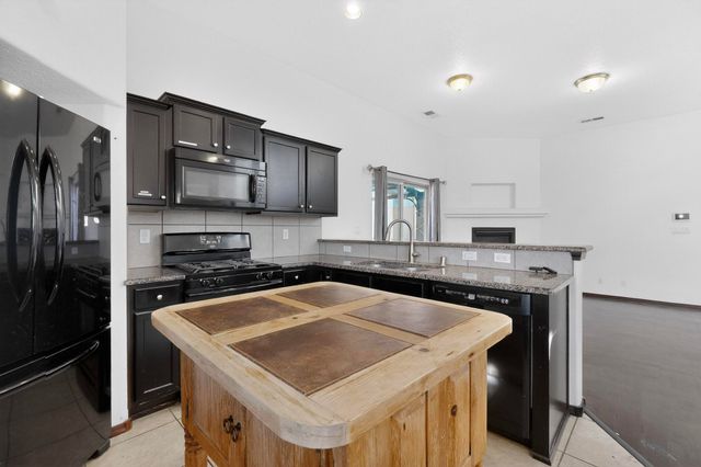 11027 Gladiolas Place NW, Albuquerque, NM 87114