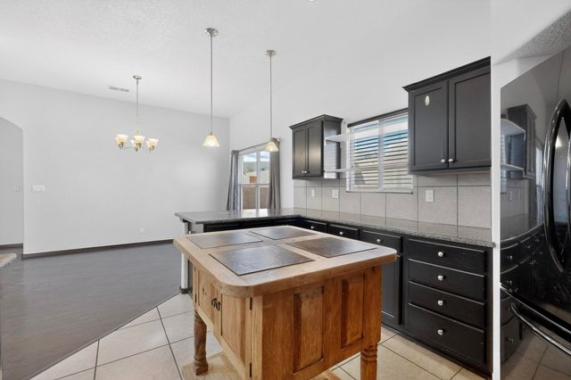 11027 Gladiolas Place NW, Albuquerque, NM 87114