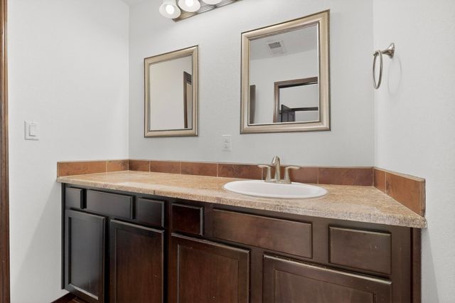 11027 Gladiolas Place NW, Albuquerque, NM 87114