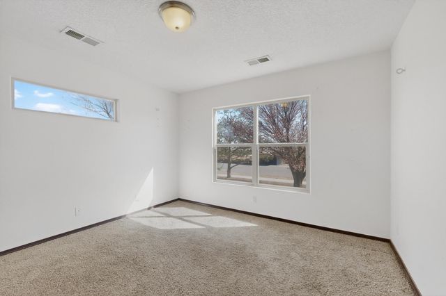 11027 Gladiolas Place NW, Albuquerque, NM 87114