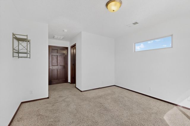 11027 Gladiolas Place NW, Albuquerque, NM 87114