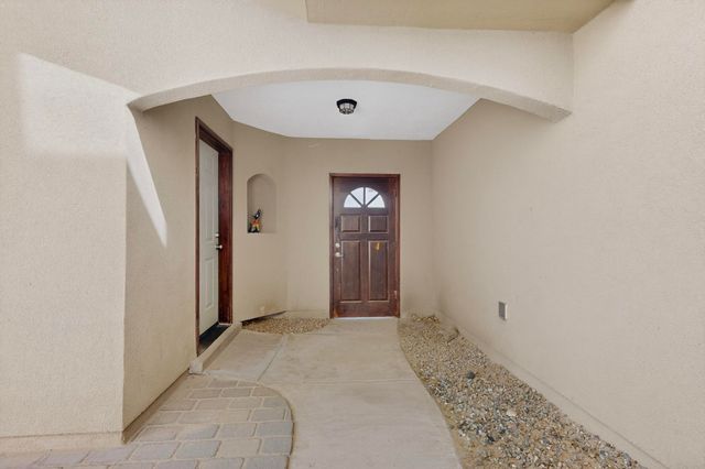 11027 Gladiolas Place NW, Albuquerque, NM 87114