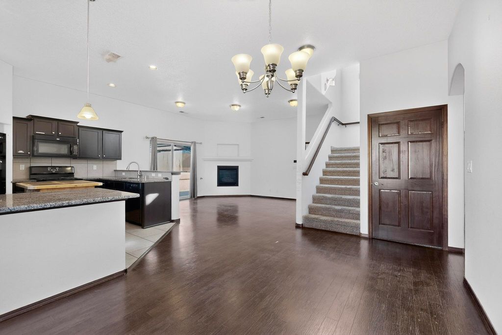 Image 15 of property listing at 11027 Gladiolas Place NW, Albuquerque, NM 87114