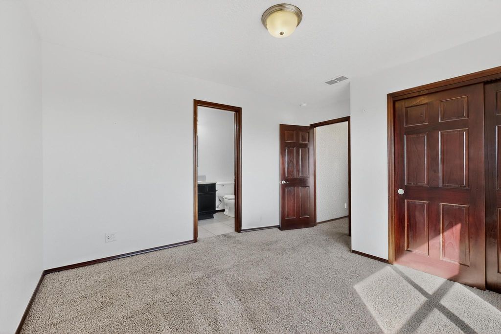 Image 27 of property listing at 11027 Gladiolas Place NW, Albuquerque, NM 87114