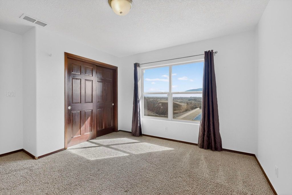 Image 31 of property listing at 11027 Gladiolas Place NW, Albuquerque, NM 87114