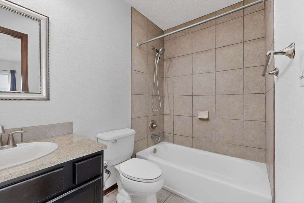 Image 36 of property listing at 11027 Gladiolas Place NW, Albuquerque, NM 87114