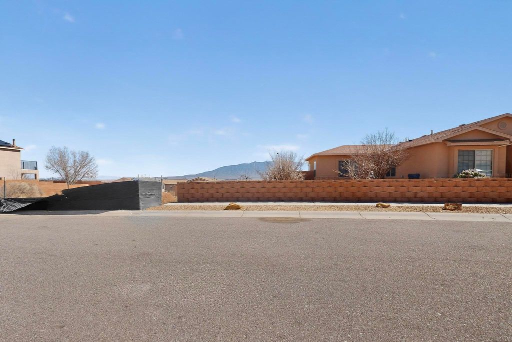 Image 54 of property listing at 11027 Gladiolas Place NW, Albuquerque, NM 87114