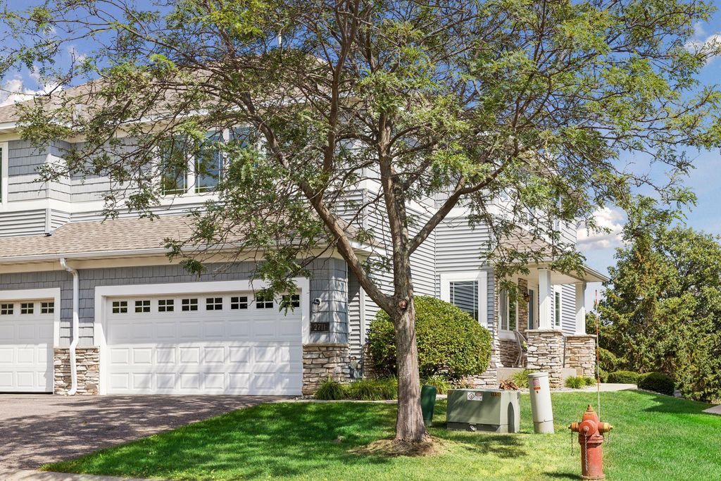 2711 Spy Glass Drive, Chaska, MN 55318 — photo 2