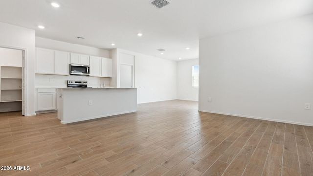 18431 W BUCKSKIN Trail, Wittmann, AZ 85361