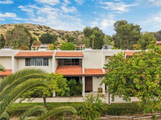 9562 Via Bernardo, Burbank, CA 91504